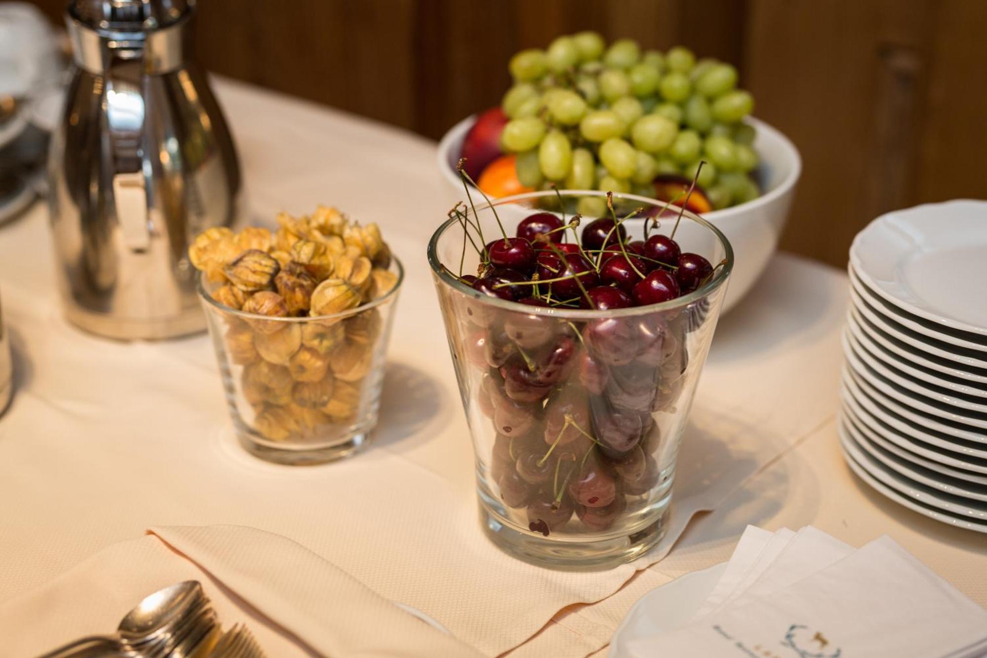 Hotel Restaurant Vinothek Lamm Bad Herrenalb Exteriör bild