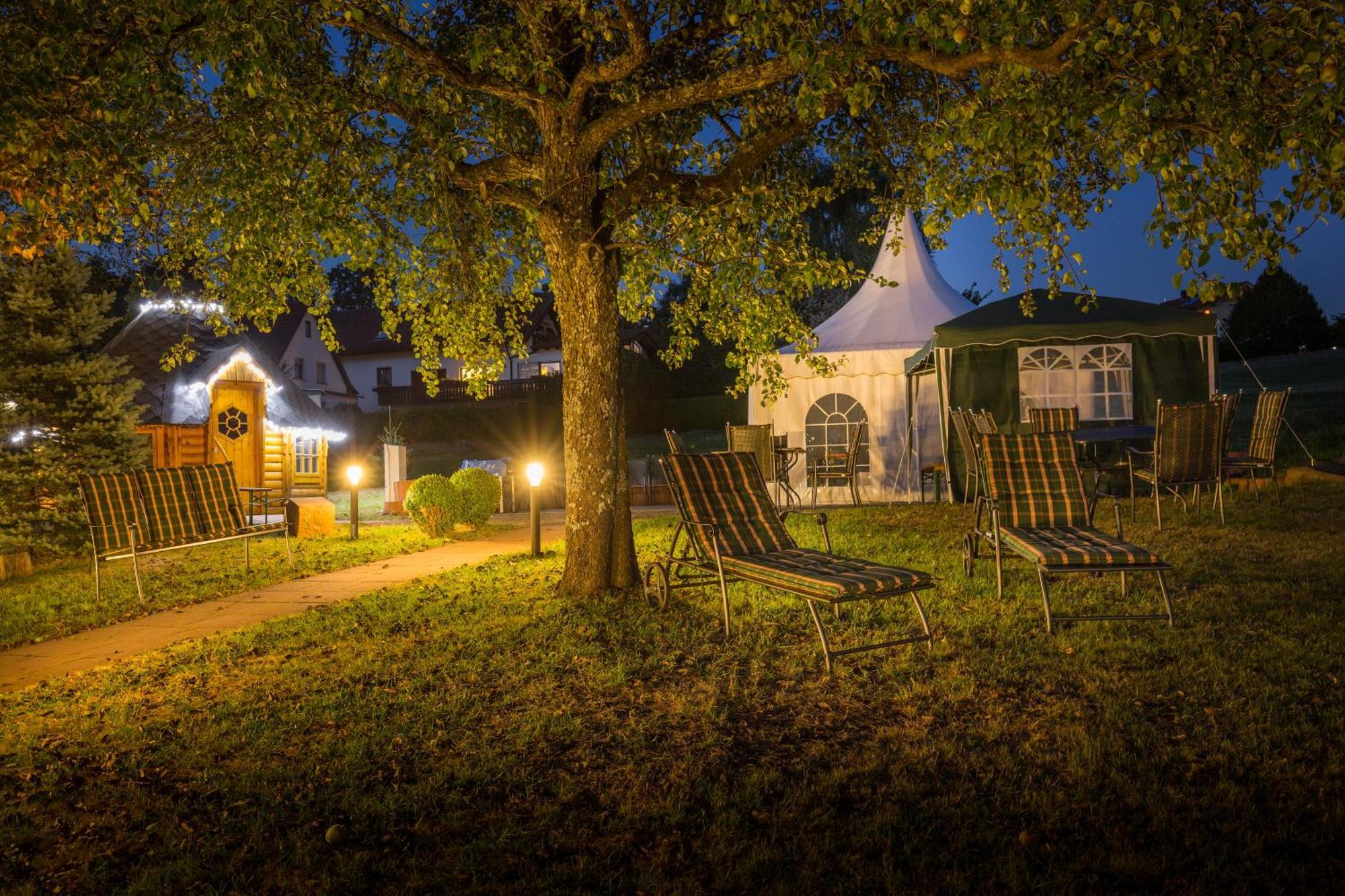 Hotel Restaurant Vinothek Lamm Bad Herrenalb Exteriör bild