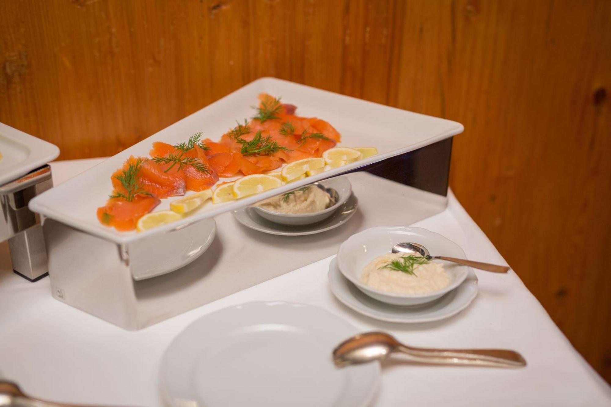 Hotel Restaurant Vinothek Lamm Bad Herrenalb Exteriör bild