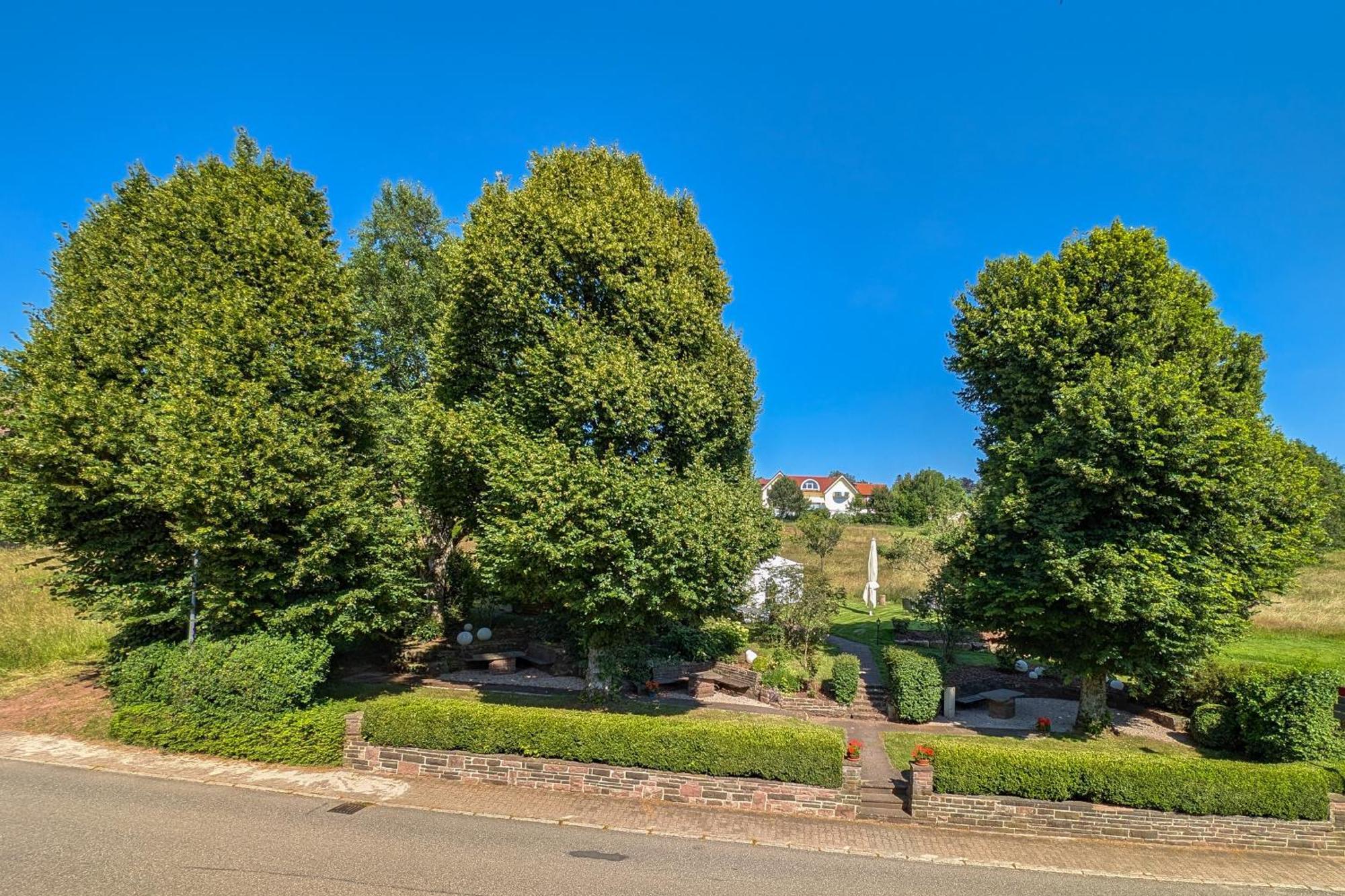 Hotel Restaurant Vinothek Lamm Bad Herrenalb Exteriör bild