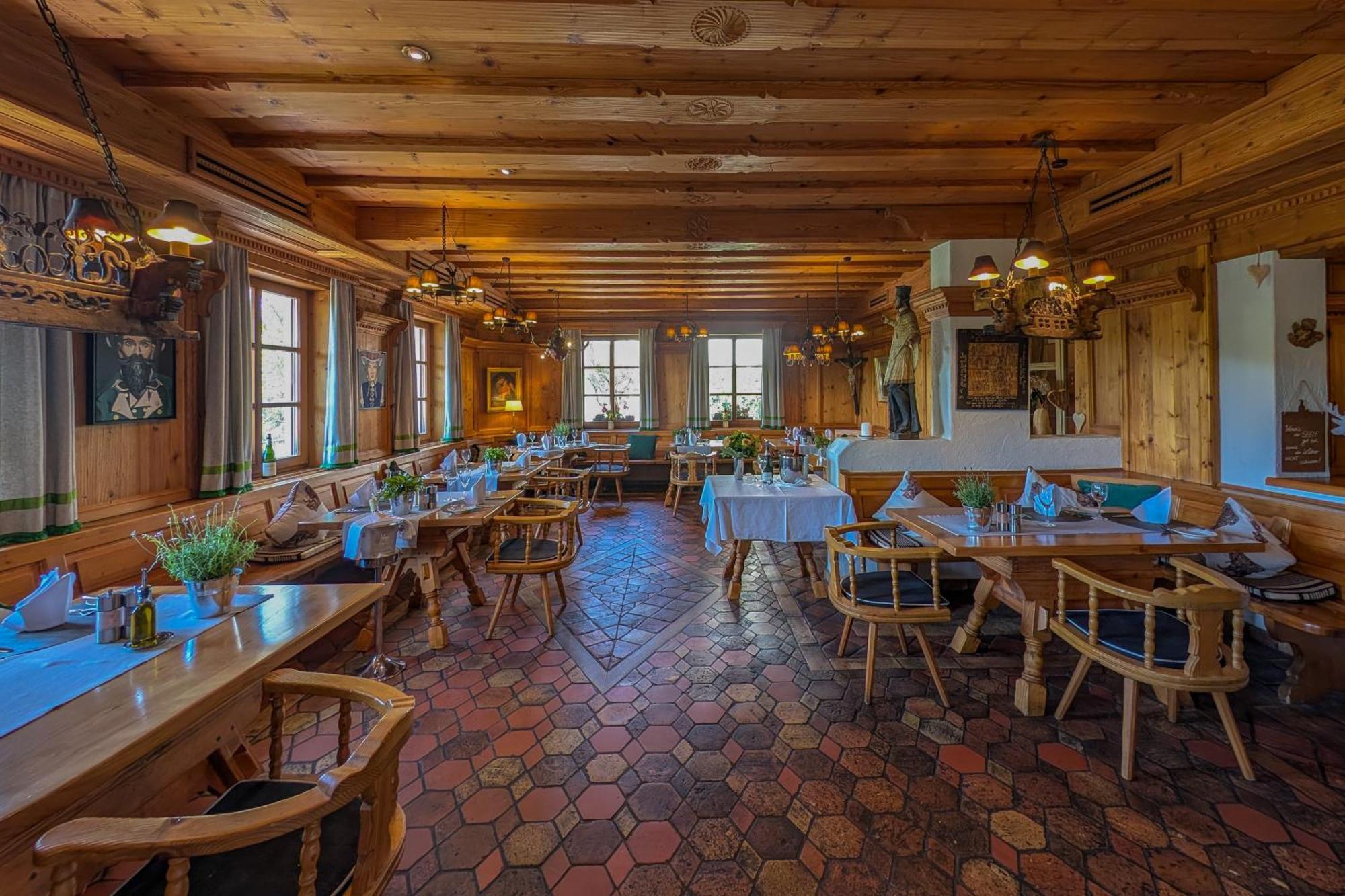 Hotel Restaurant Vinothek Lamm Bad Herrenalb Exteriör bild